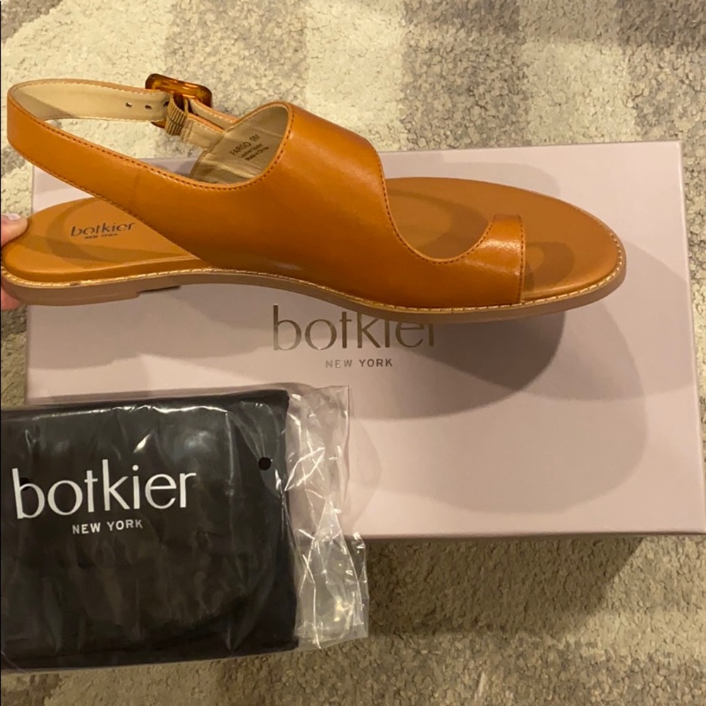 Sandals - Picture 2 of 3